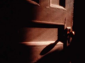 Dark door filer