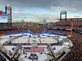 The NHL Winter Classic hockey game between the Philadelphia Flyers and the New York Rangers in Philadelphia, January 2, 2012. (REUTERS/Ray Stubblebine)