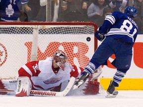 A possible Maple Leafs-Red Wings Winter Classic has some hurdles to overcome, the Detroit Free Press is reporting. (Reuters/Files)