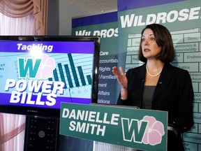 Wildrose Party leader Danielle Smith speaks in Fort Saskatchewan Tuesday, addressing the issue of soaring electricity bills. (TOM BRAID/Edmonton Sun)