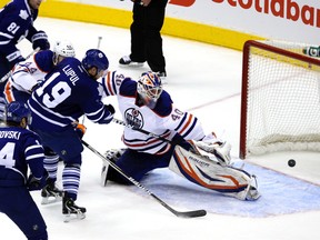 Leafs winger Joffrey Lupul scores on Edmonton goalie Devan Dubnyk to make it 5-3 Toronto during last night’s game at the Air Canada Centre.
