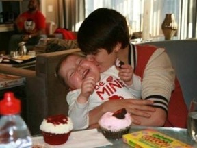 Justin Bieber with Avalanna Routh. (Twitter/Justin Bieber)