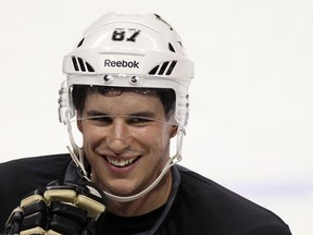 Pittsburgh Penguins captain Sidney Crosby returned to the lineup Thursday night in New York. (REUTERS)