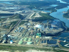 The Suncor upgrader complex at the oilsands facility near Fort McMurray is seen in this file photo. (CHRIS EVANS/The Pembina Institute)