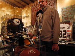Former NFL running back Kevin Turner, who was diagnosed with Amyotrophic Lateral Sclerosis (ALS), is joining forces with other former NFL players in a lawsuit against the NFL over brain injuries. (Mike Stone/Reuters/Files)