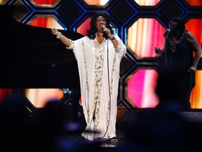 Singer Aretha Franklin performs during the 10th Anniversary TV Land Awards in New York April 14, 2012. (Eric Thayer/REUTERS)