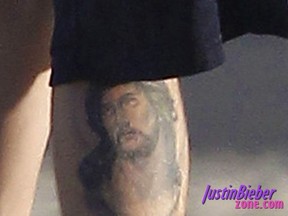 justin-bieber-jesus-tattoo-leg