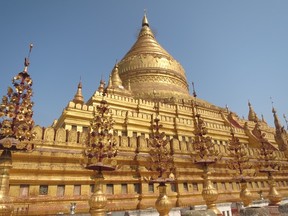 Shwe zi gone Pagoda in Bagan