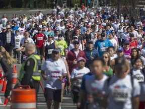 With more than 50,000 runners in the Sun Run race, it's important for runner to consider proper etiquette.