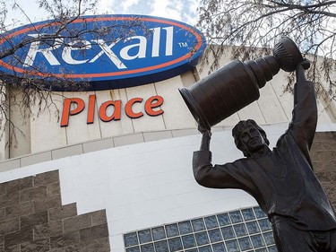 EDMONTON, AB - APRIL 6:  The Wayne Gretzky statue is seen outside of Rexall Place prior to the game between the Edmonton Oilers and the Vancouver Canucks on April 6, 2016 in Edmonton, Alberta, Canada. The game is the final game the Oilers will play at Rexall Place before moving to Rogers Place next season. (Photo by Codie McLachlan/Getty Images)