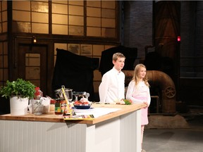 Skylar (left) and Chloe (right) Sinow on Dragons' Den.