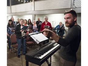 VANCOUVER May 17 2016. Choir Director Matt Smith conducts an informal rock choir rehearsal at the Wise Hall, Vancouver, May 17 2016. ( Gerry Kahrmann / PNG staff photo)