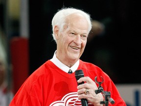 Gordie Howe speaks to fans in 2009 at the Bell Centre in Montreal.