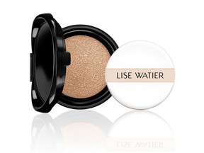 Lise Watier Lumiere Cushion Compact. Handout [PNG Merlin Archive]