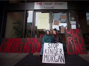 Columnist Vaughn Palmer believes B.C. is likely headed for another election with much talk about Kinder Morgan but no final resolution on whether the controversial twinning of the existing pipeline will actually go ahead.