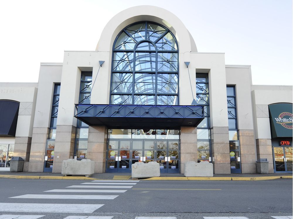 Richmond Centre pepperspray victims pour milk in their eyes