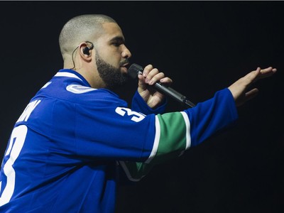 Drake dons Canucks jerseys for first of Vancouver concerts