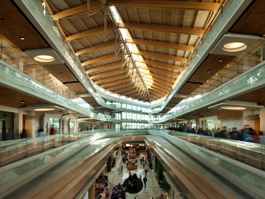 Central City/SFU Surrey | 
To celebrate and to give distinctive common identity to these spaces Thom used heavy timber construction - a technique historically associated with British Columbia - in a contemporary, high-tech way that would reflect the technology focus of the university.