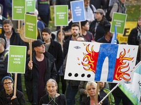 VANCOUVER October 20 2016.  VSB unions organized a rally in support of fired Vancouver School Board trustees outside the VSB offices. Vancouver, October 20 2016.  ( Gerry Kahrmann  /  PNG staff photo)  ( Prov / Sun News ) 00045801A Story by Brian Morton [PNG Merlin Archive]