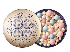 Guerlain Holiday Collection Light-Revealing Pearls of Powder
