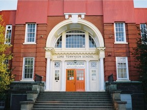 Lord Tennyson elementary school in Vancouver. The building is to be replaced by 2020. Vancouver school board. Uploaded Oct. 2016 [PNG Merlin Archive]