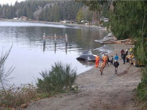 A dead male orca was found near the Trail Islands on the Sunshine Coast on December 21, 2016. It was dragged to Selma Park in Sechelt.