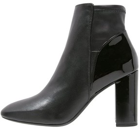 Style in the City Randa Salloum Vancouver Sun