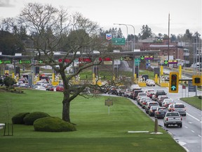 The Liberal government is trying to ensure Canadian dual-nationals can still use their Nexus trusted-traveller cards at the border following word that cards have been revoked