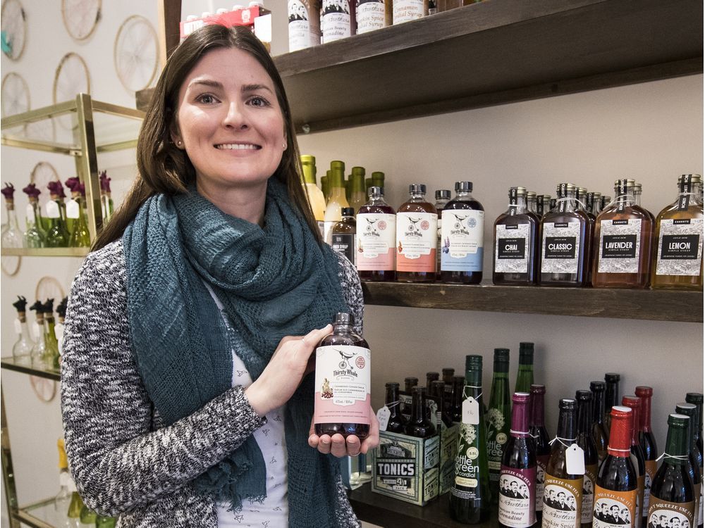 Video Wellness Show exhibitor makes healthy elixirs for tasty drinks