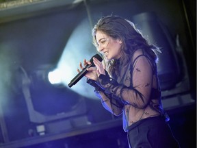 2017 The Governors Ball Music Festival - Day 1

NEW YORK, NY - JUNE 02:  Lorde performs onstage during the 2017 Governors Ball Music Festival - Day 1 at Randall's Island on June 2, 2017 in New York City.  (Photo by Steven Ferdman/Getty Images) ORG XMIT: 700058160
Steven Ferdman, Getty Images