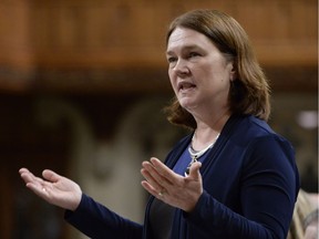 Federal Health Minister Jane Philpott says more people are expected to die of illicit opioid overdoses in Canada this year compared with nearly 2,500 fatalities recorded in 2016.