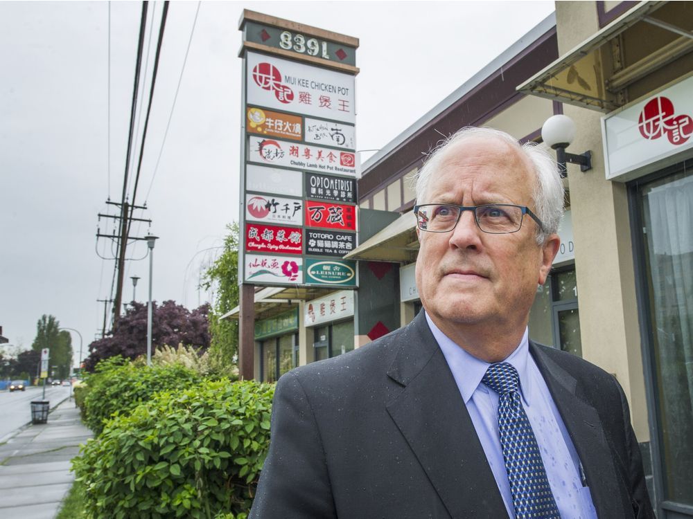 Richmond revisits mandatory English or French sign bylaw