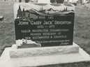 30. September 1972. Gassy Jack Deightons Grabstein auf dem Fraser Cemetery in New Westminster. 