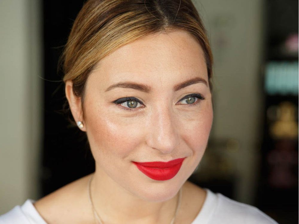 Makeup Tutorial Classic Cat Eye And Red Lip Combo Vancouver Sun