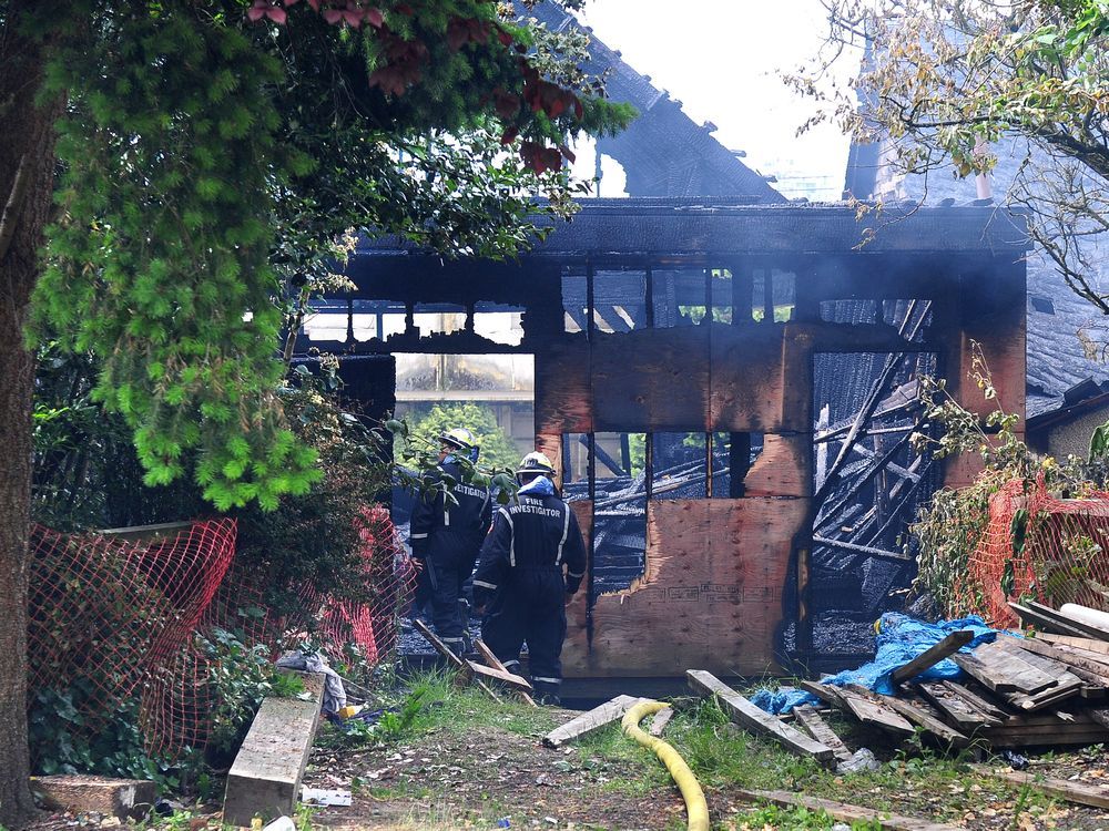 Fire Spreads To Four Homes In East Vancouver | Vancouver Sun