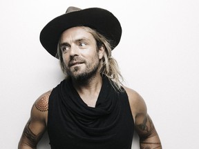 Xavier Rudd. Australian groove folk/pop artist. 2018 [PNG Merlin Archive]