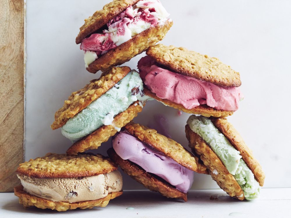  Spiced-just-right oatmeal cookies complement any flavour of ice cream or sorbet in these sensational sandwiches.