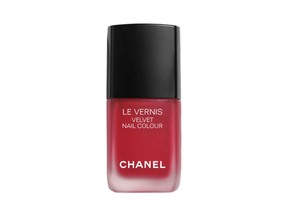 CHANEL Le Vernis Velvet Nail Colour.