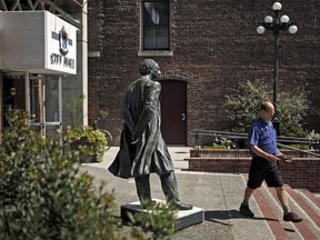 The City of Victoria will remove the statue of Sir John A. Macdonald outside city hall.