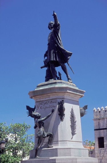 Statue of Columbus in the Paque Colon in the Colonial Zone in Dominican Republic.