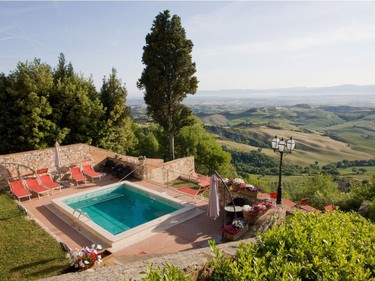 Swimming pool with a view for Cook in Tuscany guests at La Costa,  Montefollonico.