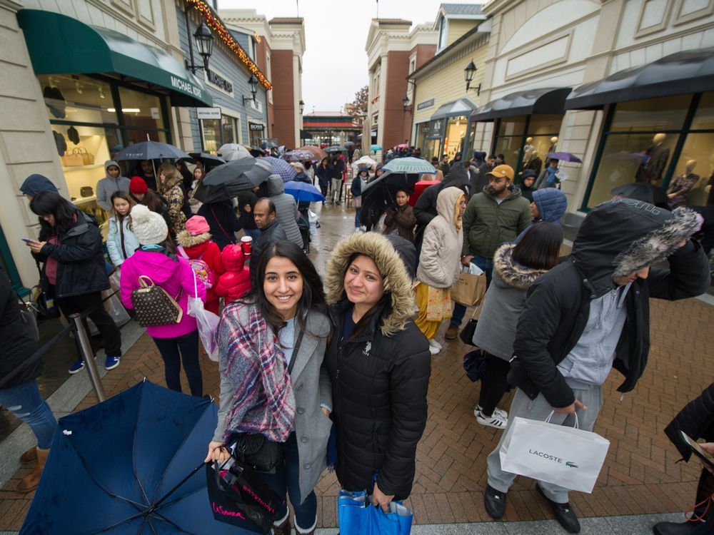 Lacoste mcarthurglen clearance vancouver