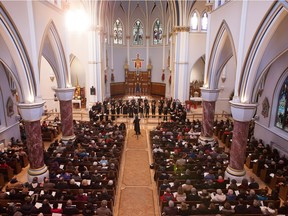 The Vancouver Cantata Singers' A Christmas Reprise is a popular choral tradition. For 1206 xmas music [PNG Merlin Archive]