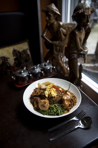 Warung Spang Makandra (near the Albert Cuyp Markt) serves authentic Javanic Surinam dishes.