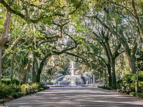 Forsyth Park, the lush centre of Savannah’s Historic District. Photo courtesy Savannah Tourism.