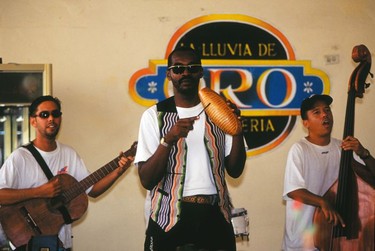 A sizzling beat at 'la Lluvia de Oro' bar in Havana.