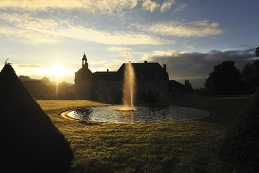 Le Château d'Etoges.