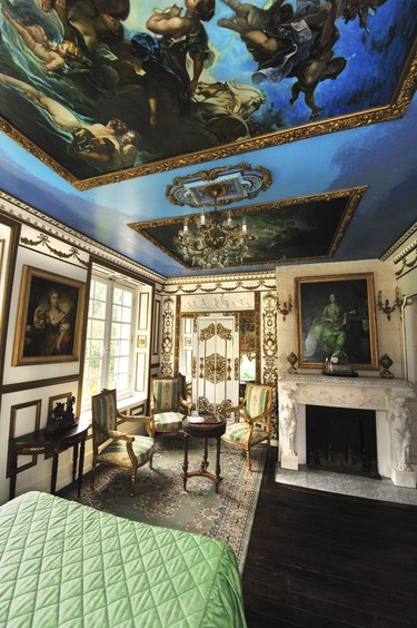 One  of the bedrooms at Château de Montaubois.