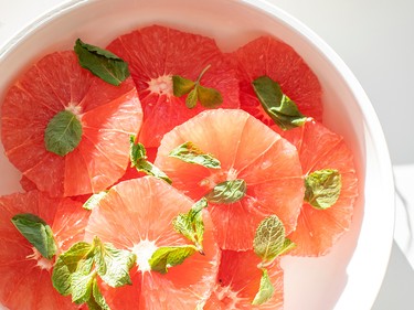 Grapefruit rounds with mint.