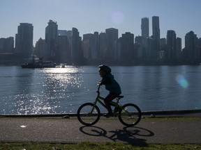 Whether you walk the seawall or rent bikes, Stanley Park introduces guests to the vastness of this exceptional green space, its ecodiversity and wildlife within the city.
